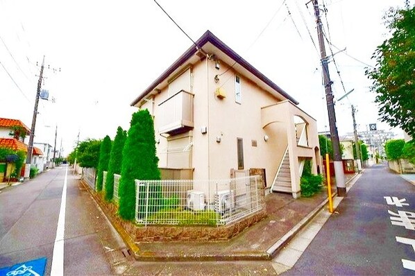 シャルマンウエストの物件外観写真